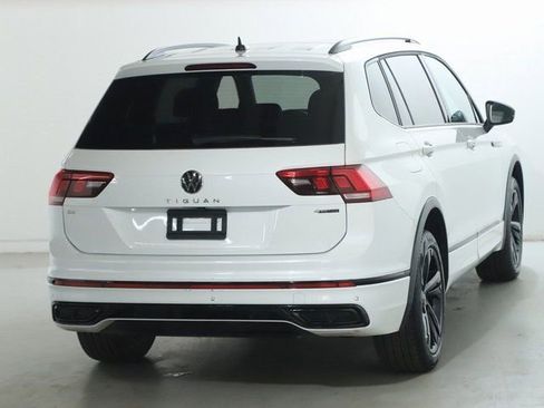 Used 2024 Volkswagen Tiguan SE R-Line image 49
