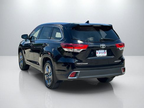 Used 2017 Toyota Highlander Limited Platinum image 7