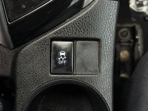 Used 2015 Toyota Corolla LE FWD image 33