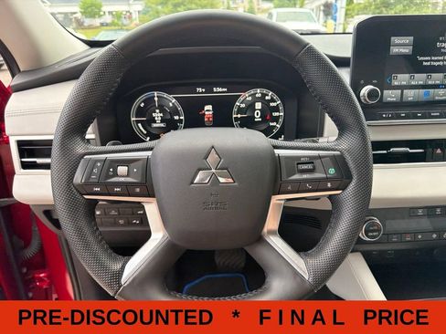 Used 2023 Mitsubishi Outlander SEL AWD/4WD image 29