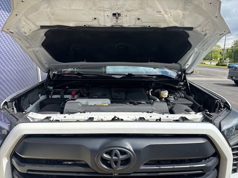 Used 2024 Toyota Tundra Limited AWD/4WD image 14