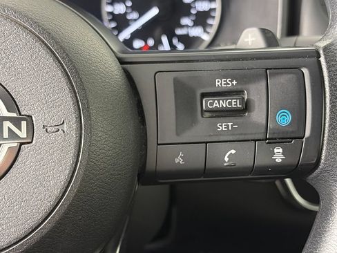 Used 2024 Nissan Rogue SV AWD/4WD image 18