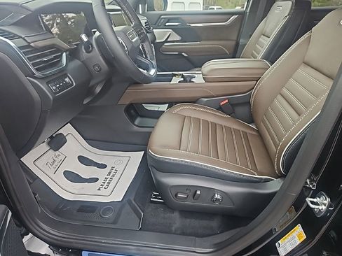 New 2026 GMC Acadia Denali Ultimate w/ LPO, Floor Liner Package AWD/4WD image 10