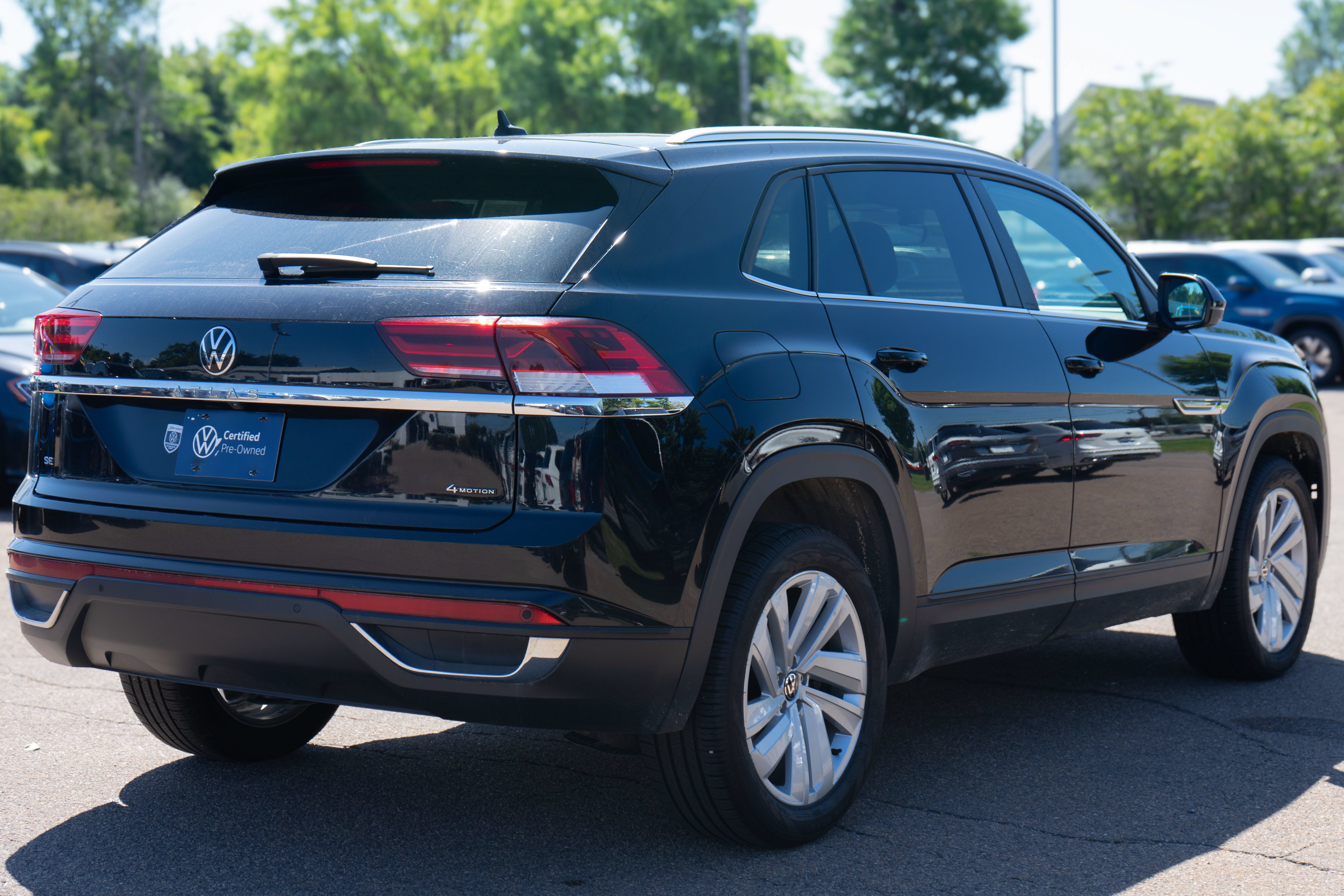 Certified 2023 Volkswagen Atlas Cross Sport SE w/ Panoramic Sunroof Package AWD/4WD image 6