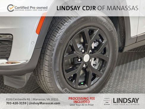 Used 2023 Jeep Grand Cherokee L Limited w/ Luxury Tech Group II AWD/4WD image 11