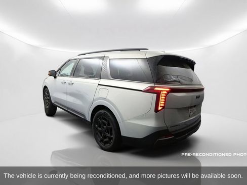 Used 2025 Kia Carnival SX Prestige FWD image 8