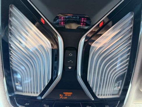 Used 2018 BMW 740i xDrive image 25