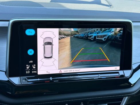 New 2026 Volkswagen Atlas Cross Sport SE image 25