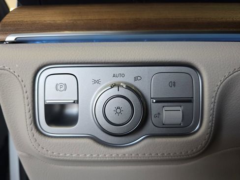 Certified 2026 Mercedes-Benz GLS 450 4MATIC image 28