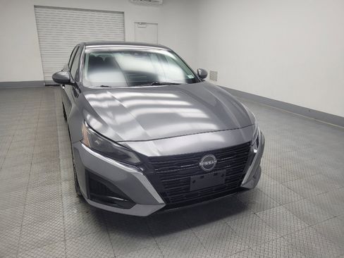 Used 2023 Nissan Altima 2.5 SV image 14