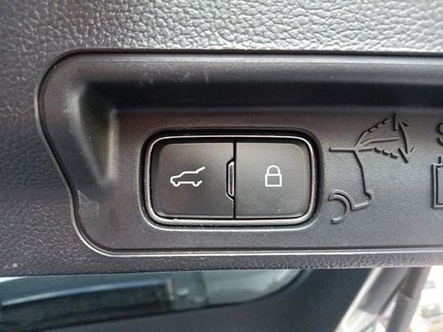 Used 2021 Ford Explorer XLT w/ Equipment Group 202A image 32