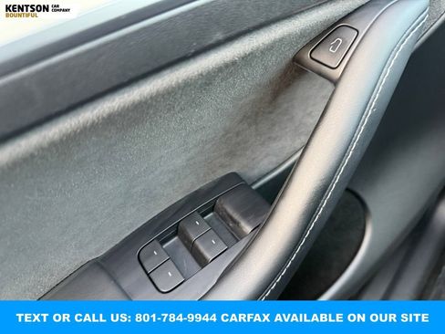 Used 2022 Tesla Model Y Long Range image 18