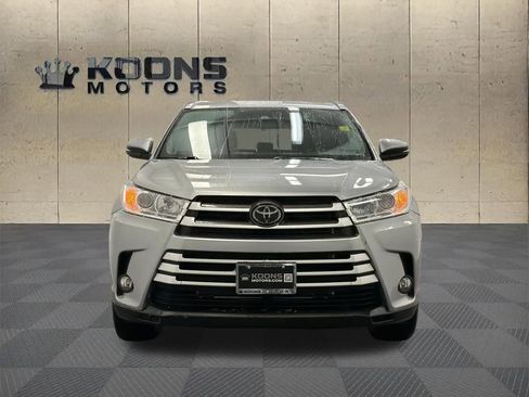 Used 2018 Toyota Highlander XLE image 3