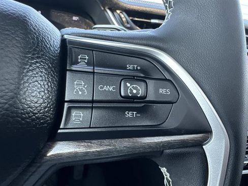 Used 2024 Jeep Grand Cherokee L Limited w/ Black Appearance Package AWD/4WD image 41