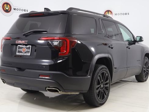 Used 2023 GMC Acadia SLE w/ Driver Convenience Package image 3