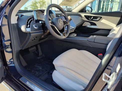 New 2026 Mercedes-Benz E 350 4MATIC Sedan image 2