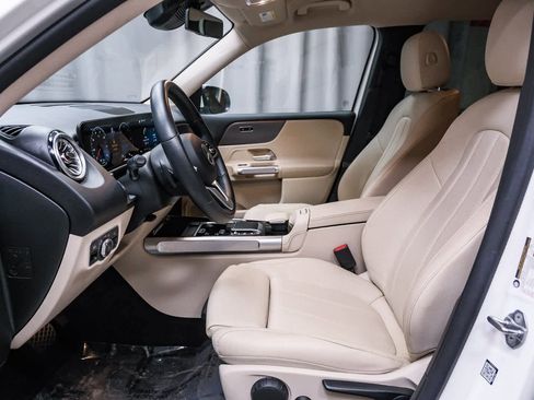 Certified 2022 Mercedes-Benz EQB 300 4MATIC image 20