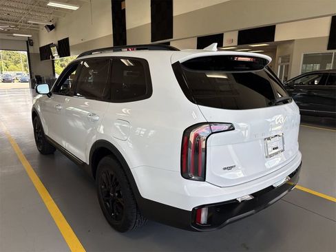 Used 2024 Kia Telluride SX Prestige X-Pro AWD/4WD image 3
