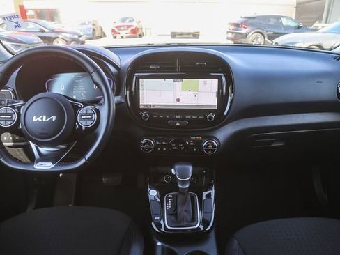 Certified 2025 Kia Soul GT-Line image 14