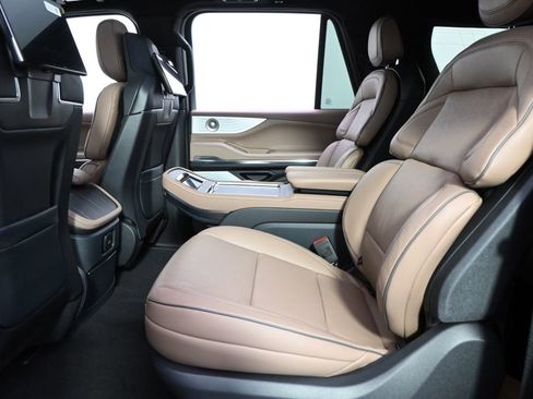 New 2026 Lincoln Navigator L Black Label AWD/4WD image 22