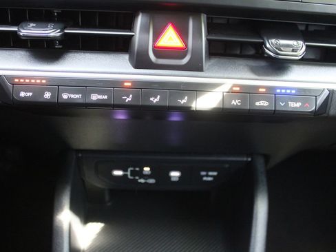 Used 2025 Kia K4 FWD image 37