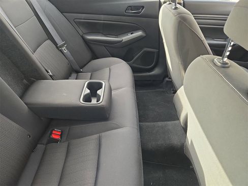 Used 2024 Nissan Altima 2.5 S image 11