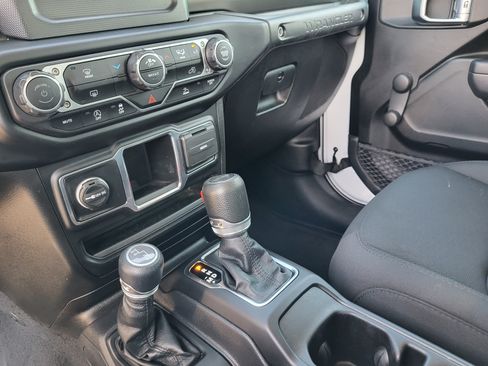 Used 2023 Jeep Wrangler Sport AWD/4WD image 19