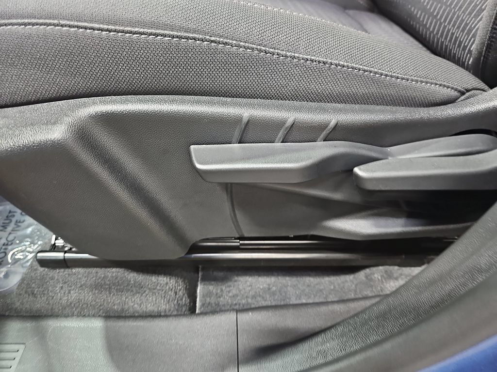 Certified 2025 Chevrolet Equinox LT w/ Safety and Technology Package AWD/4WD image 34