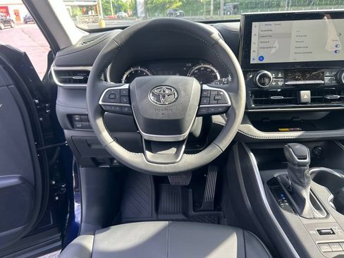 New 2026 Toyota Highlander XLE AWD/4WD image 13