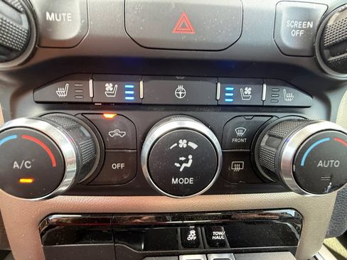 Used 2022 RAM 1500 Laramie AWD/4WD image 34
