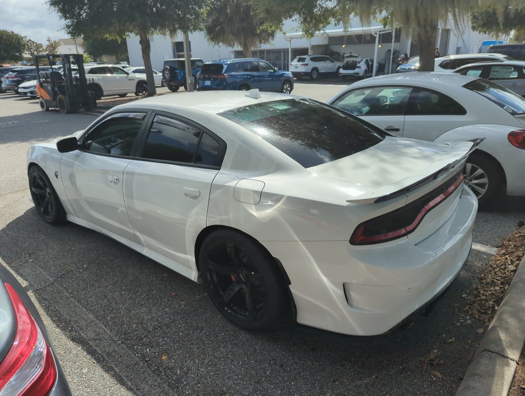 Used 2016 Dodge Charger SRT Hellcat RWD image 3