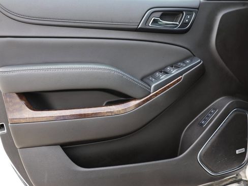 Used 2017 Chevrolet Tahoe LT image 12