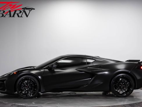 Used 2024 Chevrolet Corvette Z06 RWD image 10