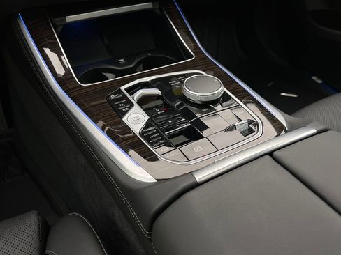 Certified 2025 BMW X5 xDrive50e w/ Premium Package image 30