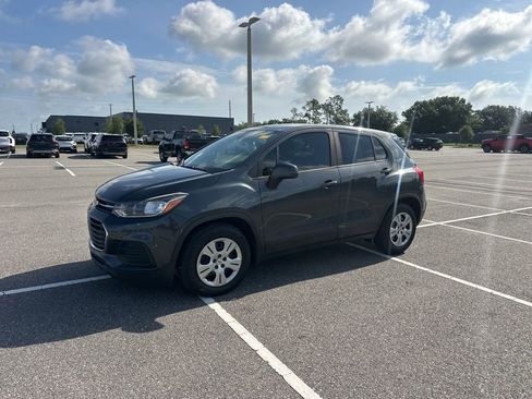 Used 2019 Chevrolet Trax LS FWD image 14