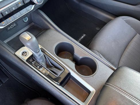 Used 2025 Nissan Altima 2.5 SV FWD image 37