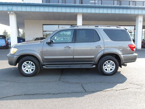 Used 2006 Toyota Sequoia Limited AWD/4WD image 2