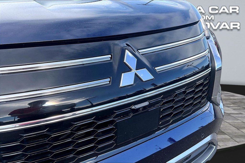 Used 2025 Mitsubishi Outlander SE AWD/4WD image 28
