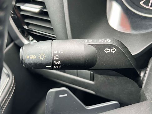 Used 2023 Nissan Rogue SL AWD/4WD image 16
