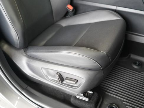Used 2024 Toyota Crown AWD/4WD image 30