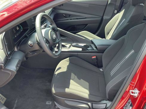 Used 2025 Hyundai Elantra Sport FWD image 9