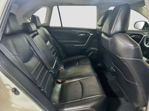 Used 2020 Toyota RAV4 XLE Premium FWD image 25