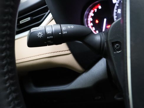 Used 2024 Toyota RAV4 XLE Premium FWD image 25