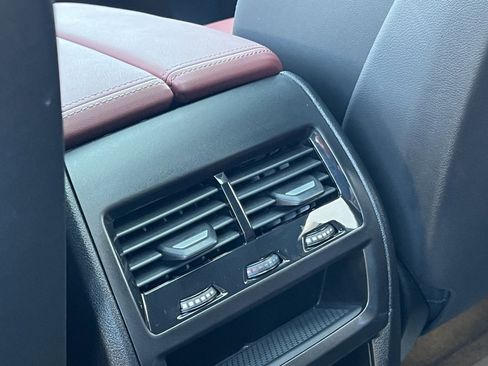 Used 2025 BMW X6 xDrive40i w/ Parking Assistance Package image 18