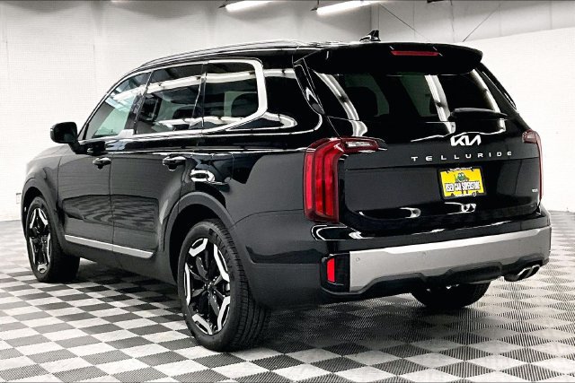 Used 2025 Kia Telluride S AWD/4WD image 2