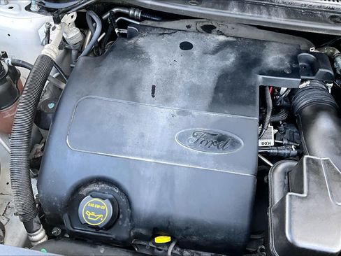 Used 2017 Ford Explorer XLT w/ Equipment Group 202A FWD image 33