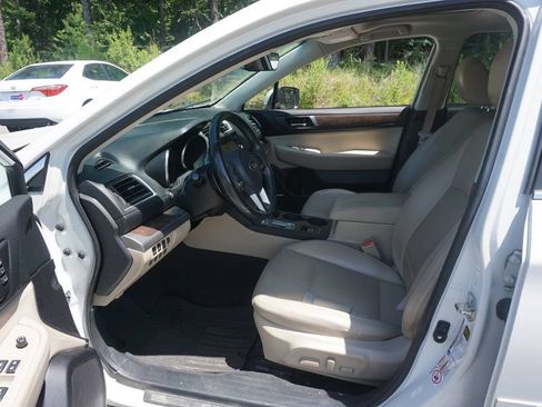 Used 2017 Subaru Outback 2.5i Limited AWD/4WD image 2
