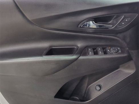 Used 2018 Chevrolet Equinox LT image 21
