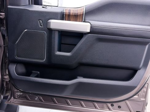 Used 2019 Ford F150 Lariat w/ Equipment Group 502A Luxury image 37