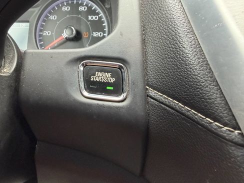 Used 2017 GMC Acadia SLE FWD image 16